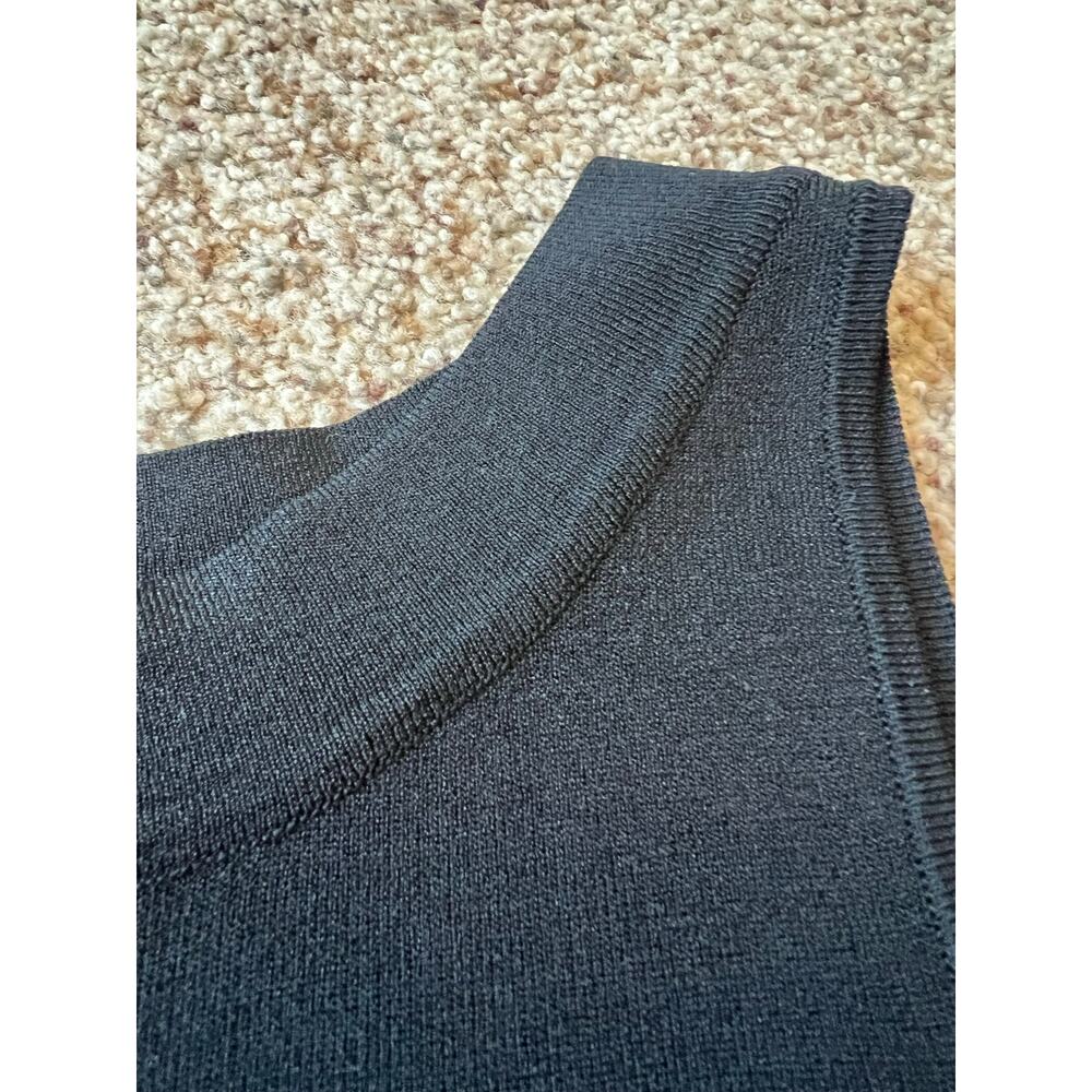 Women's Dress Barn Size Small Black Sleeveless Sweater, Shell, Top, Scoop Neck - Picture 5 of 5